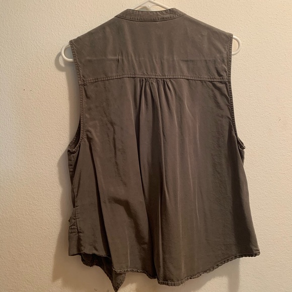 Olive Green Vest - Picture 3 of 4